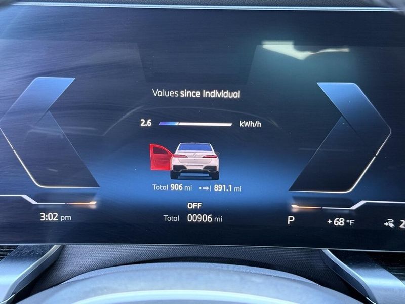 Used 2025 BMW i7 eDrive50Image 25