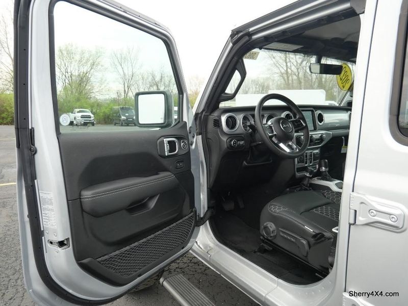 2022 Jeep Gladiator Overland 4x4Image 19