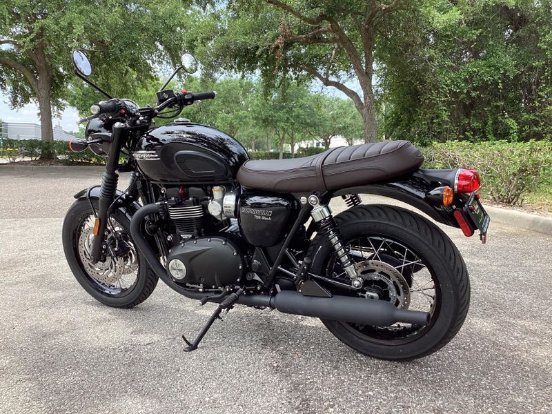 2025 Triumph Bonneville T120