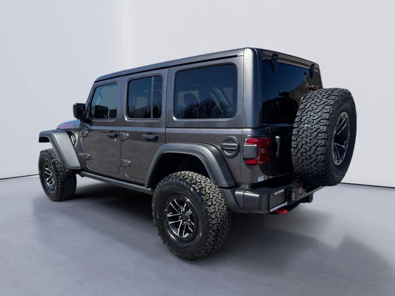 2025 Jeep Wrangler Unlimited Rubicon photo 4