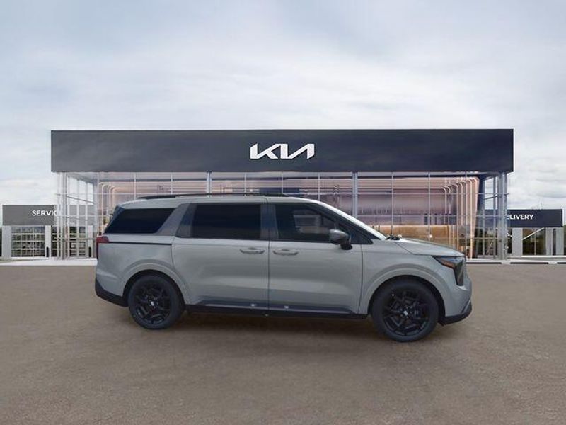 New 2026 Kia Carnival SX PrestigeImage 2