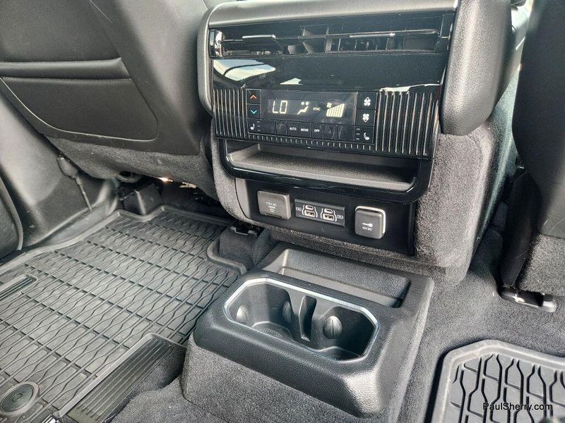 2024 Jeep Wagoneer Series II CarbideImage 44