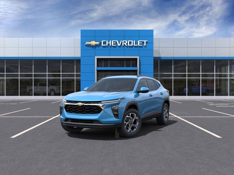 2025 Chevrolet Trax LTImage 8