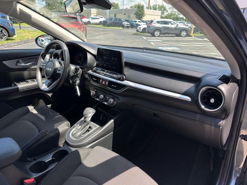 Used 2022 Kia Forte LXSImage 17