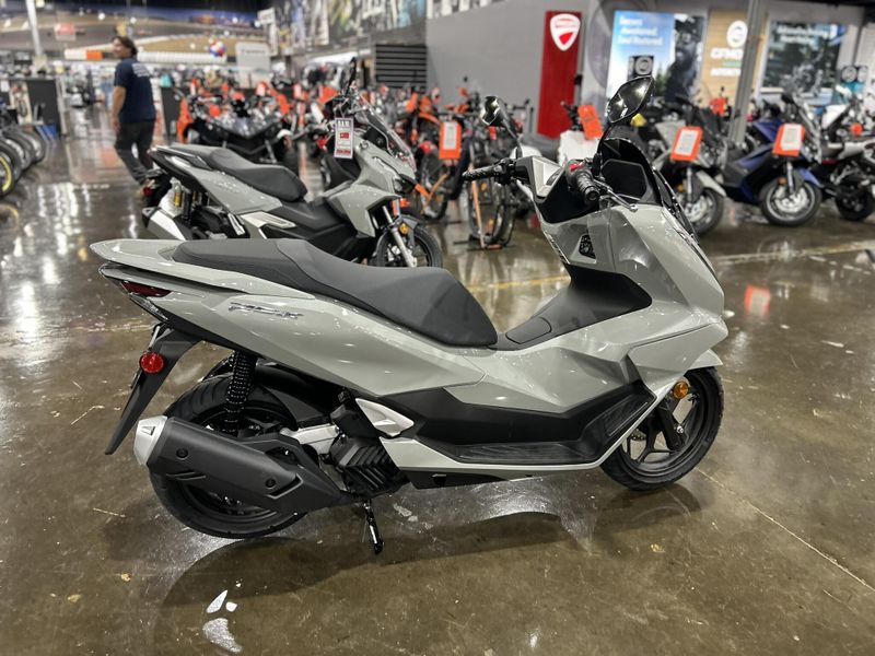New 2025 Honda PCX ABS Image 6