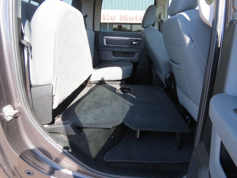 Used 2017 RAM 1500 SLT 4x4 4dr Crew Cab 5.5 ft. SB PickupImage 31