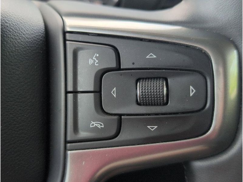 Used 2025 Chevrolet Silverado 1500 LTImage 23
