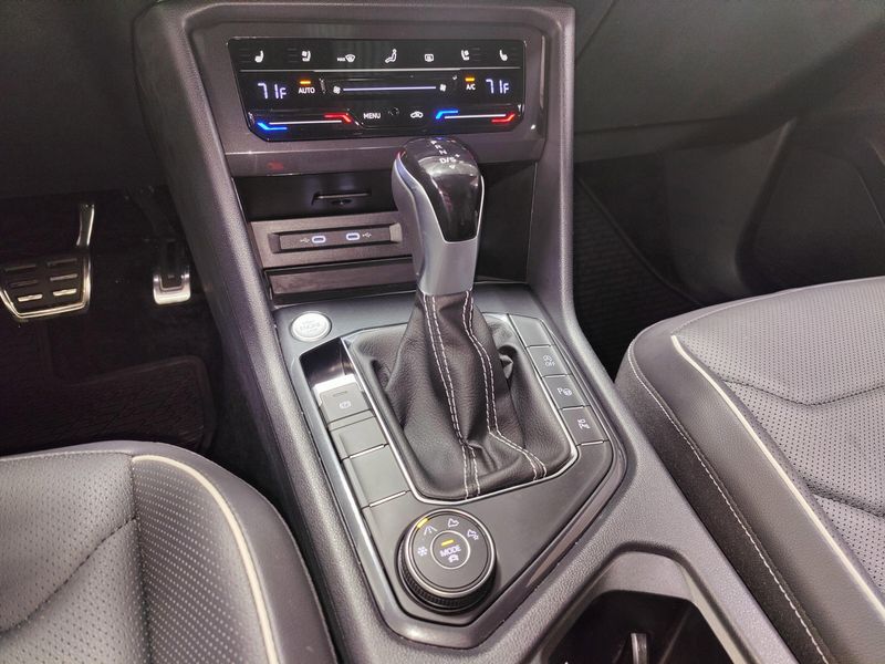 Used 2024 Volkswagen Tiguan AWD SEL R-Line w/Sunroof/NavImage 26