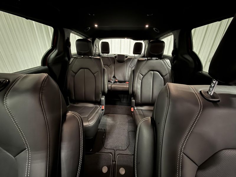 New 2026 Chrysler Pacifica SelectImage 24