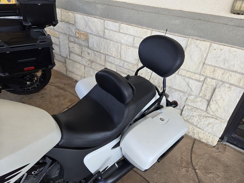 USED 2021 INDIAN MOTORCYCLE CHALLENGER DARK HORSE Image 21