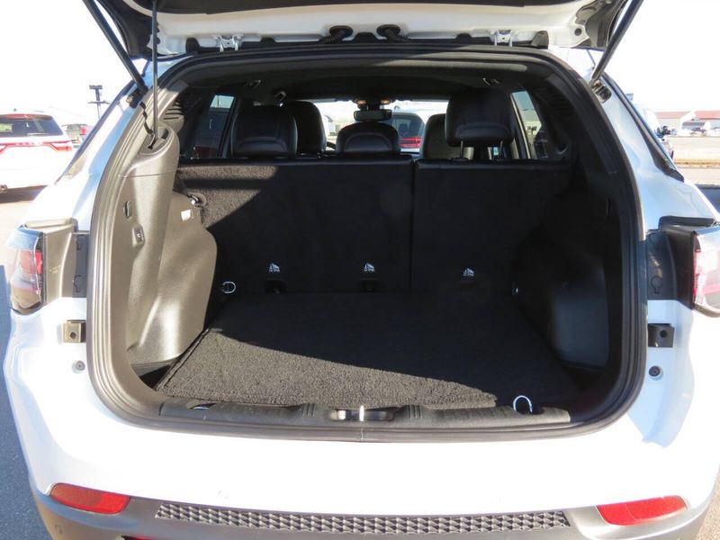 Used 2025 Jeep Compass Trailhawk 4x4 4dr SUVImage 13