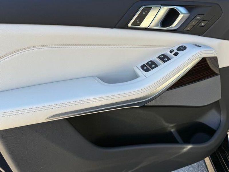 New 2026 BMW X5 xDrive40iImage 15