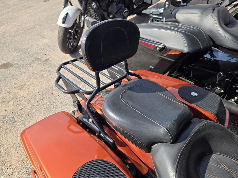 USED 2013 HARLEY ROAD GLIDE CVO  CUSTOM Image 10