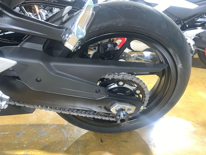 New 2025 CFMOTO 450SS Image 22