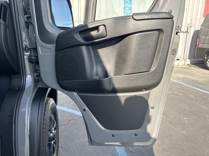 New 2026 RAM Promaster 2500 Slt+ Window Van High Roof 159' Wb
