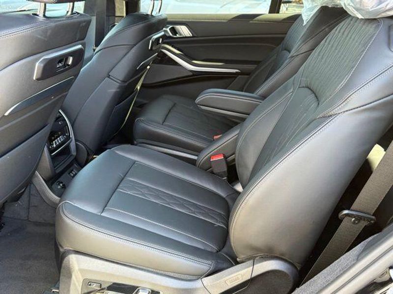 New 2026 BMW X7 xDrive40iImage 28