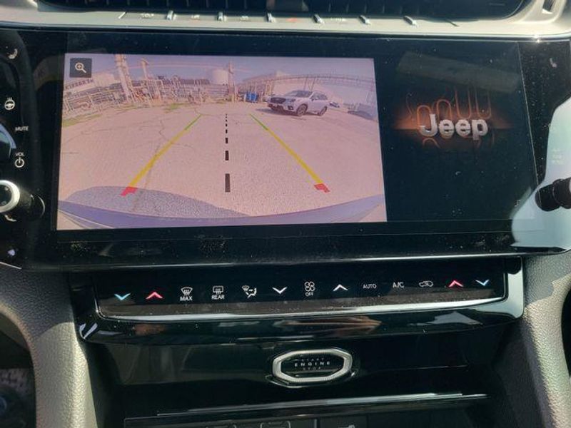 New 2026 Jeep Grand Cherokee Laredo Altitude 4x4