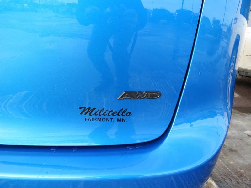 New 2026 Chrysler Pacifica Select AwdImage 5