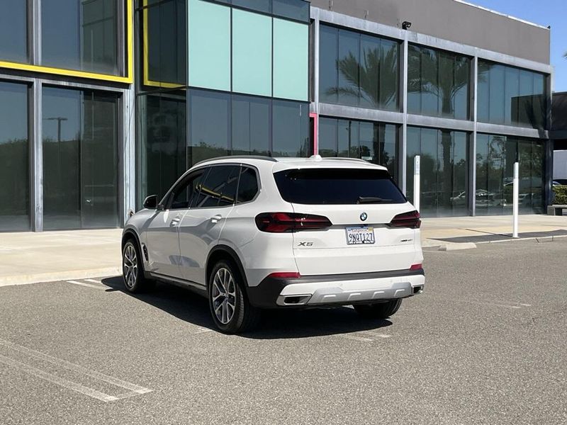 2025 BMW X5 xDrive40iImage 9