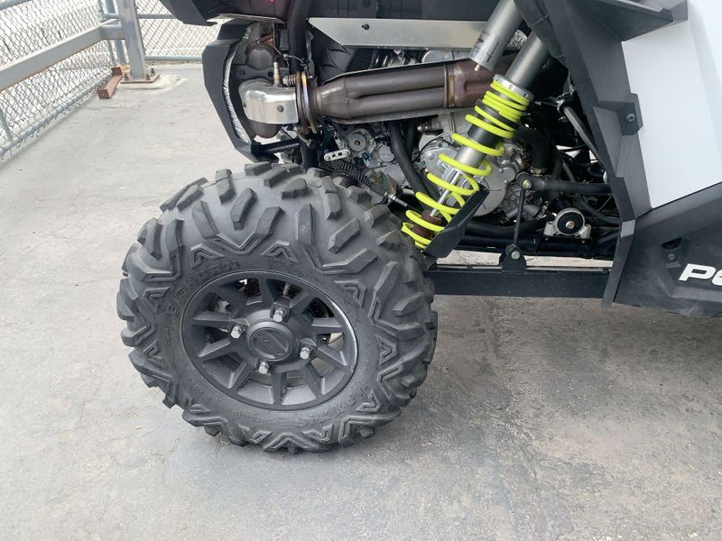 2021 Polaris RZR XP 1000 SPORT WHITE LIGHTNING SPORT Image 6