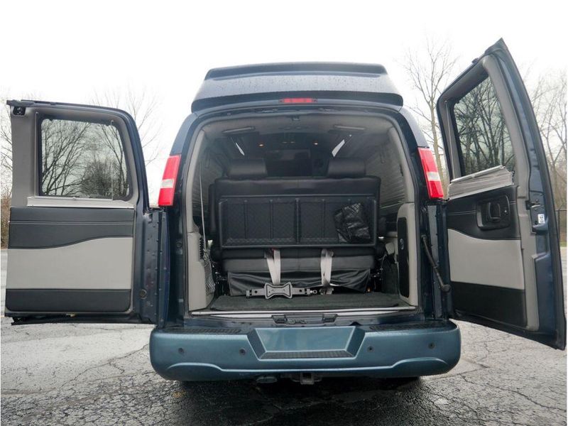 2020 GMC Savana Cargo Image 15