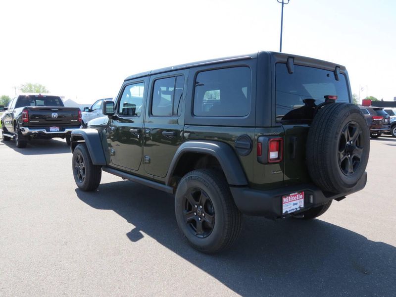 2022 Jeep Wrangler Unlimited Sport 4x4 4dr SUVImage 4