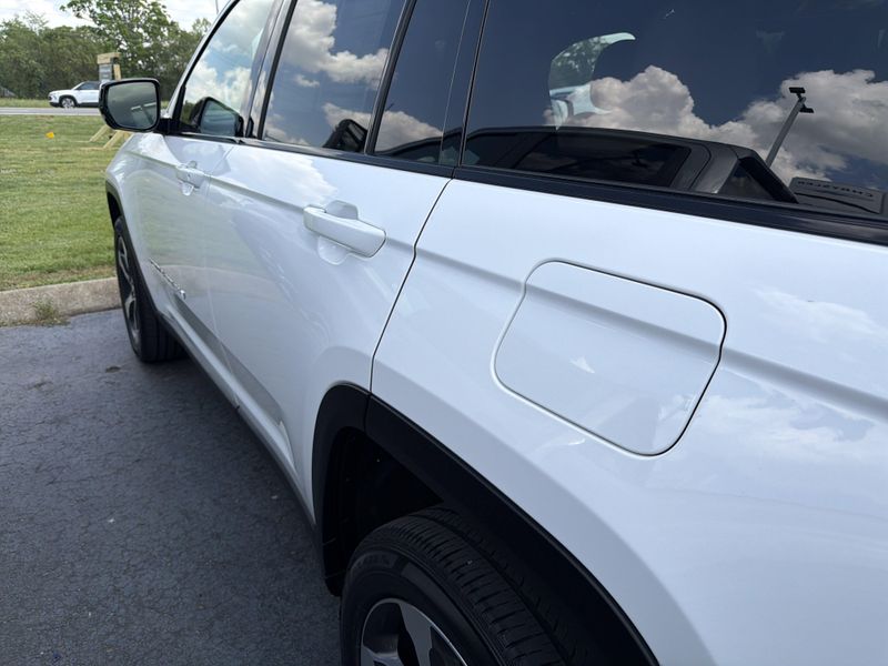 Used 2023 Jeep Grand Cherokee LimitedImage 10