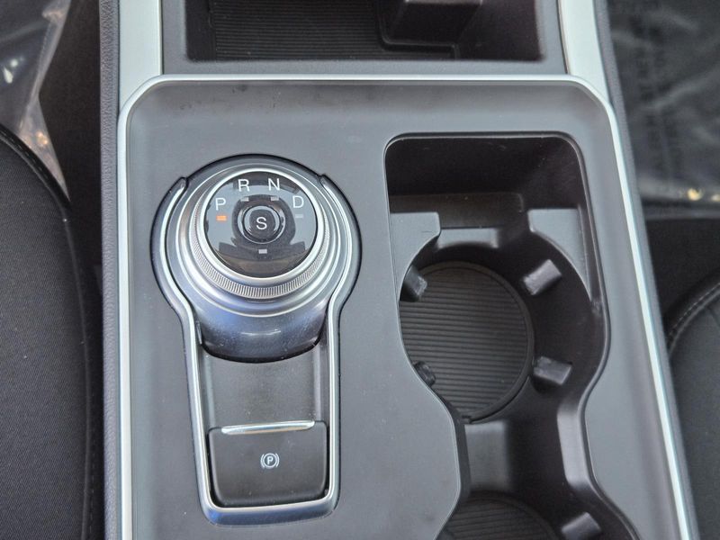Used 2023 Ford Edge SE AWD