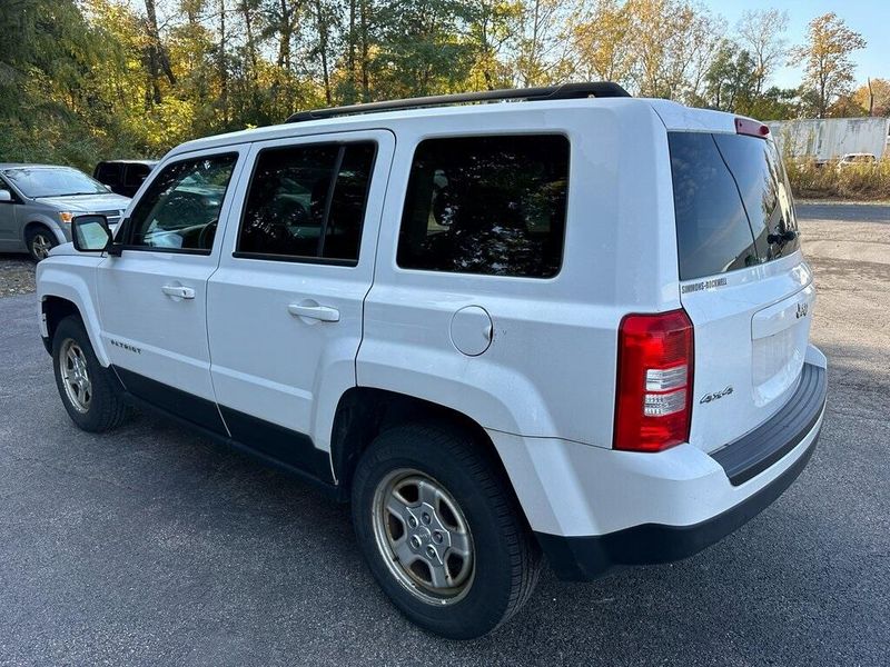 2016 Jeep Patriot SportImage 12