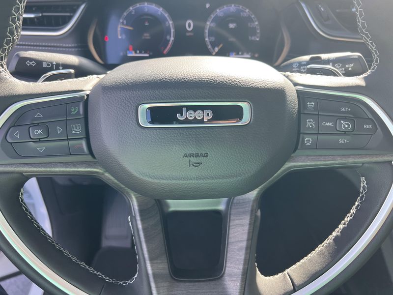 New 2025 Jeep Grand Cherokee Limited 4x4Image 20