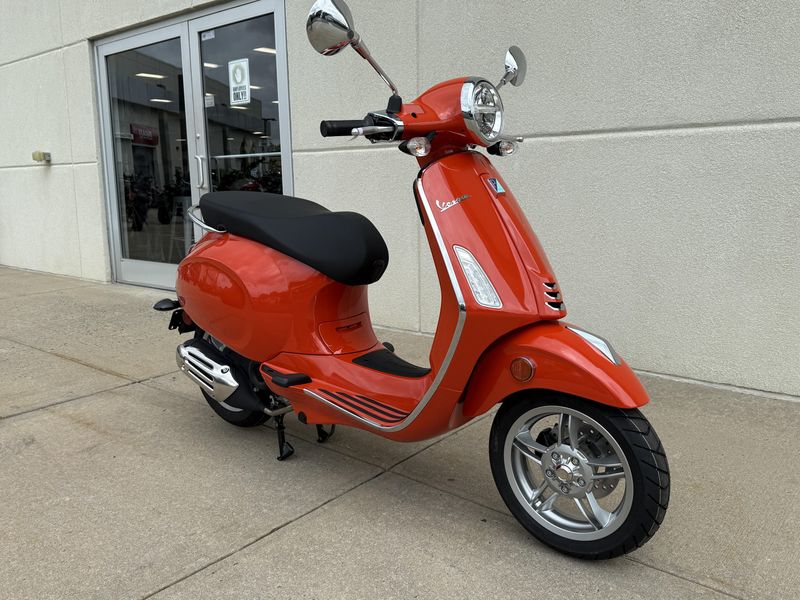 2024 Vespa PRIMAVERA 50Image 1