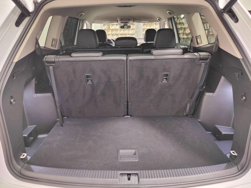 Used 2025 Volkswagen Atlas SE AWD w/TechnologyImage 10