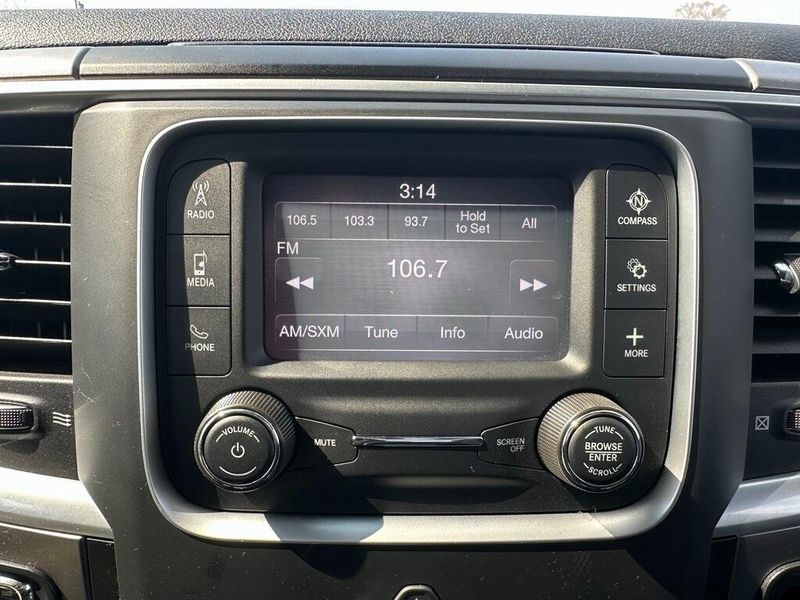 2021 RAM 1500 Classic WarlockImage 3