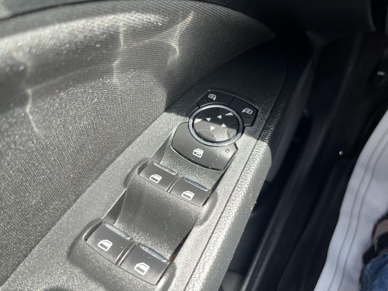 2018 Ford Fusion SEImage 7