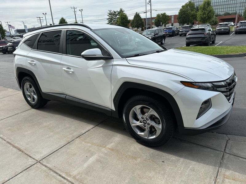 2022 Hyundai Tucson SELImage 3