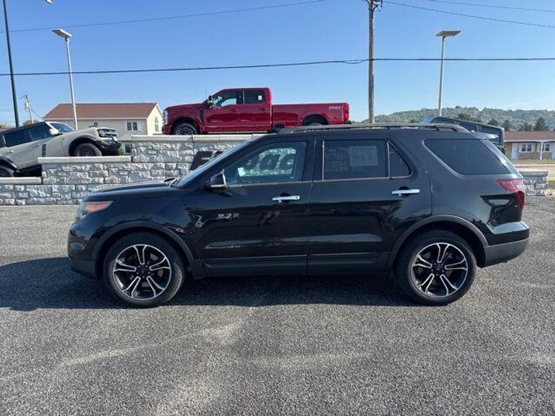 2014 Ford Explorer Sport photo 2