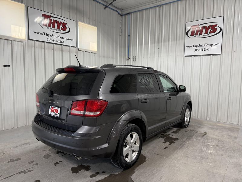 Used 2018 Dodge Journey SEImage 3