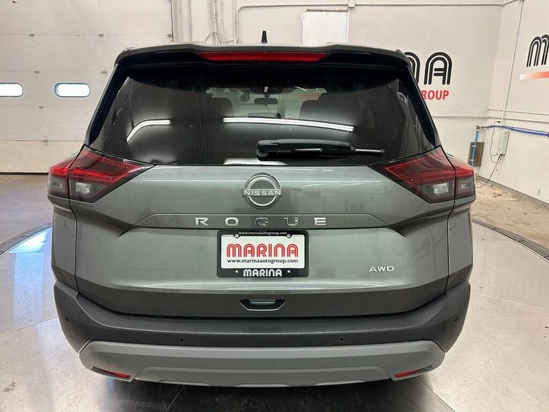 2022 Nissan Rogue SImage 13