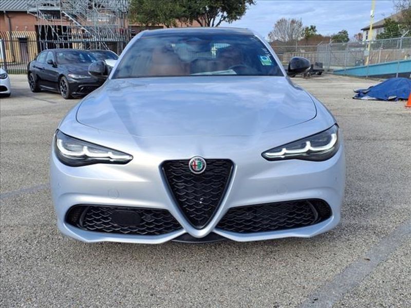 2025 Alfa Romeo GiuliaImage 5