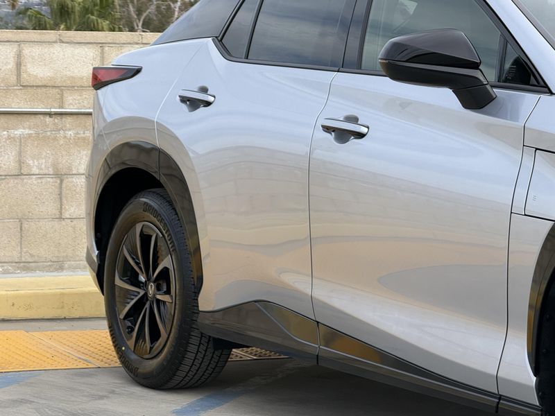 New 2026 Lexus RZ 350eImage 5