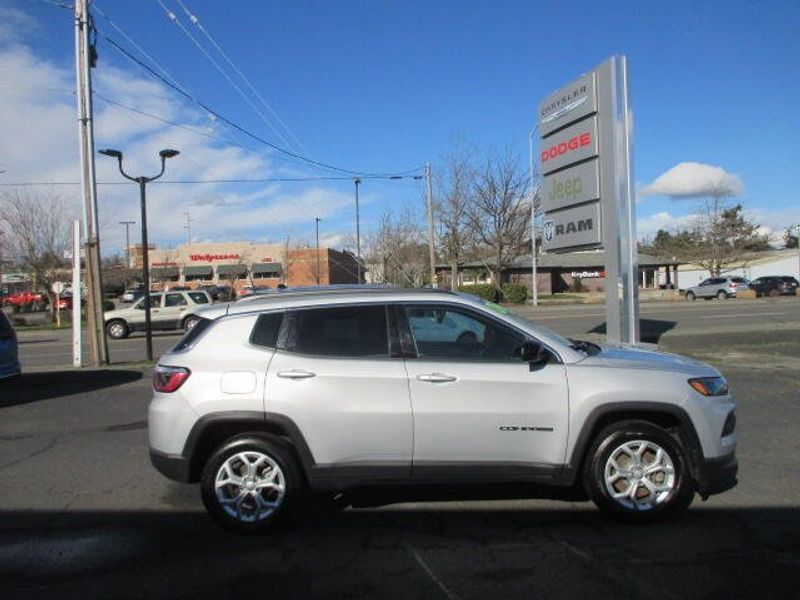Used 2024 Jeep Compass LatitudeImage 6