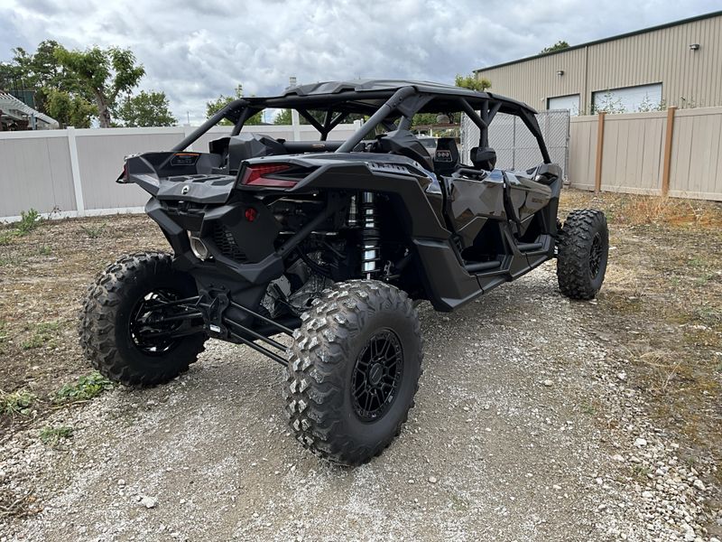 New 2026 Can-Am MAVERICK MAX X3 XRS TURBO RR Image 5