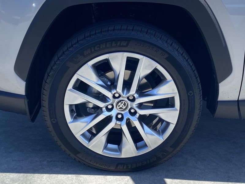 2024 Toyota RAV4 XLE PremiumImage 10