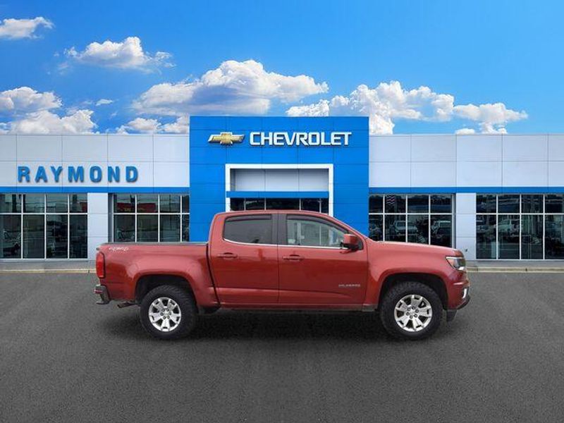 Used 2016 Chevrolet Colorado LTImage 2