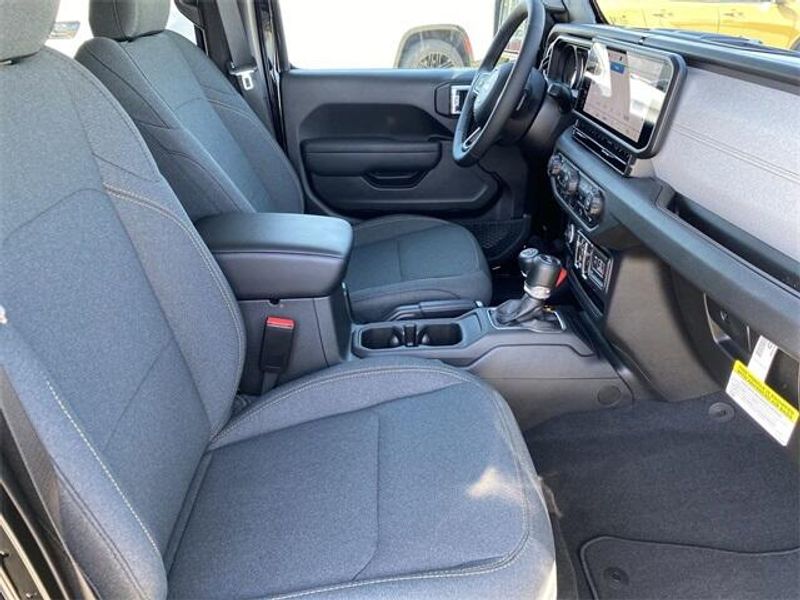 2025 Jeep Wrangler 4-door Sport SImage 12
