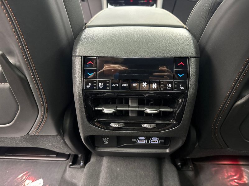 2025 Jeep Grand Cherokee L Summit Reserve 4x4Image 20