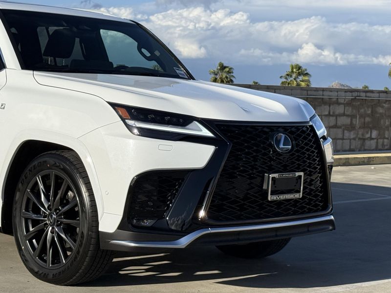 New 2026 Lexus LX 700h F SPORT HandlingImage 3