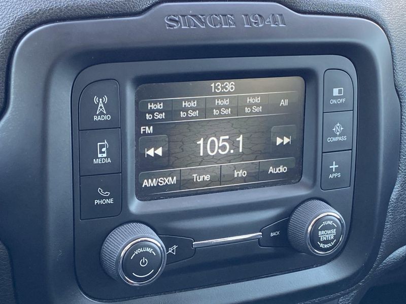 2017 Jeep Renegade Image 19