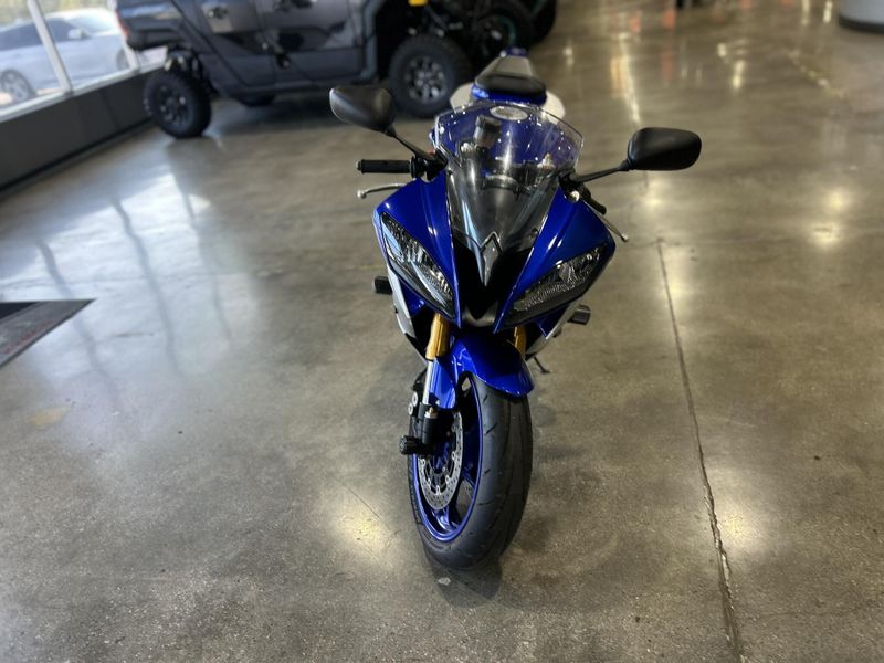 Used 2015 Yamaha YZF-R6 Image 12