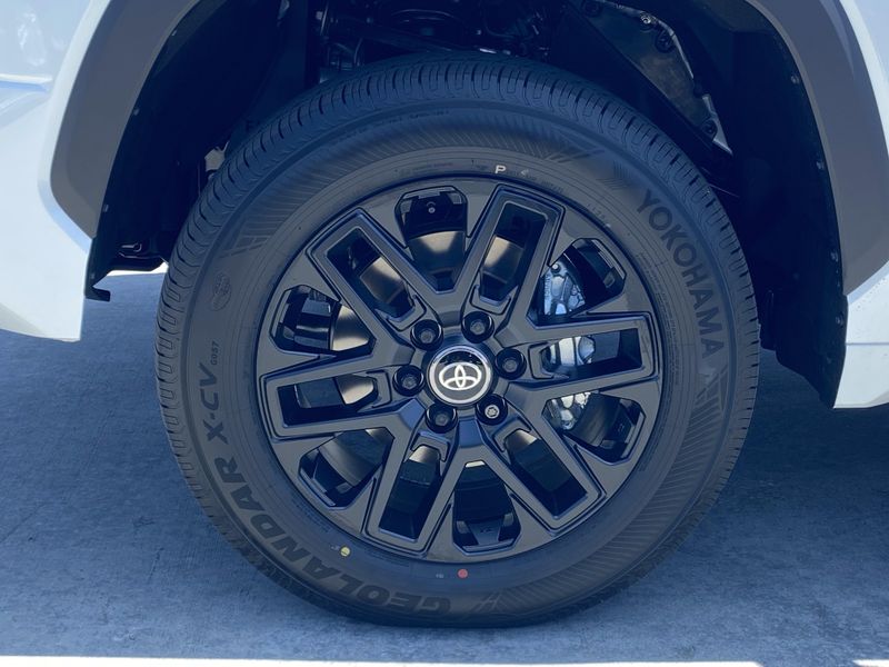 New 2025 Toyota Tundra Limited HybridImage 8